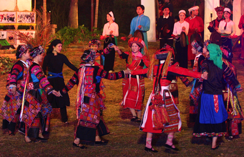 La danse des ethnies du Nord